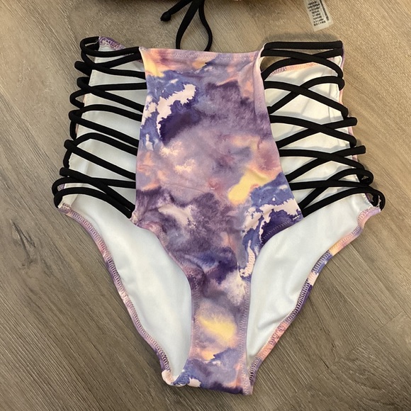 Pink bikini set - Picture 3 of 7